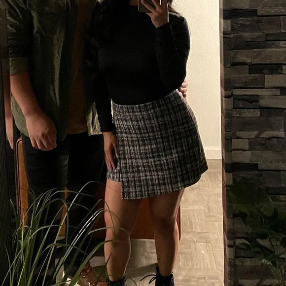 Cute plaid print skort  - Picture 2 of 16